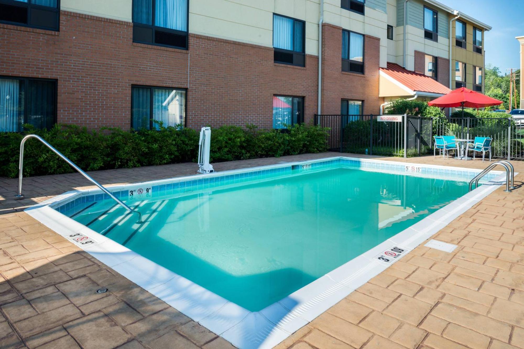 Towneplace Suites Huntington Eksteriør bilde